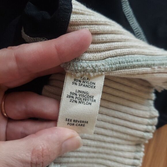 Gilded Intent Black/Beige Mesh Top With Knit Trimocl Neck (Estimated) Sz XS - Picture 4 of 10